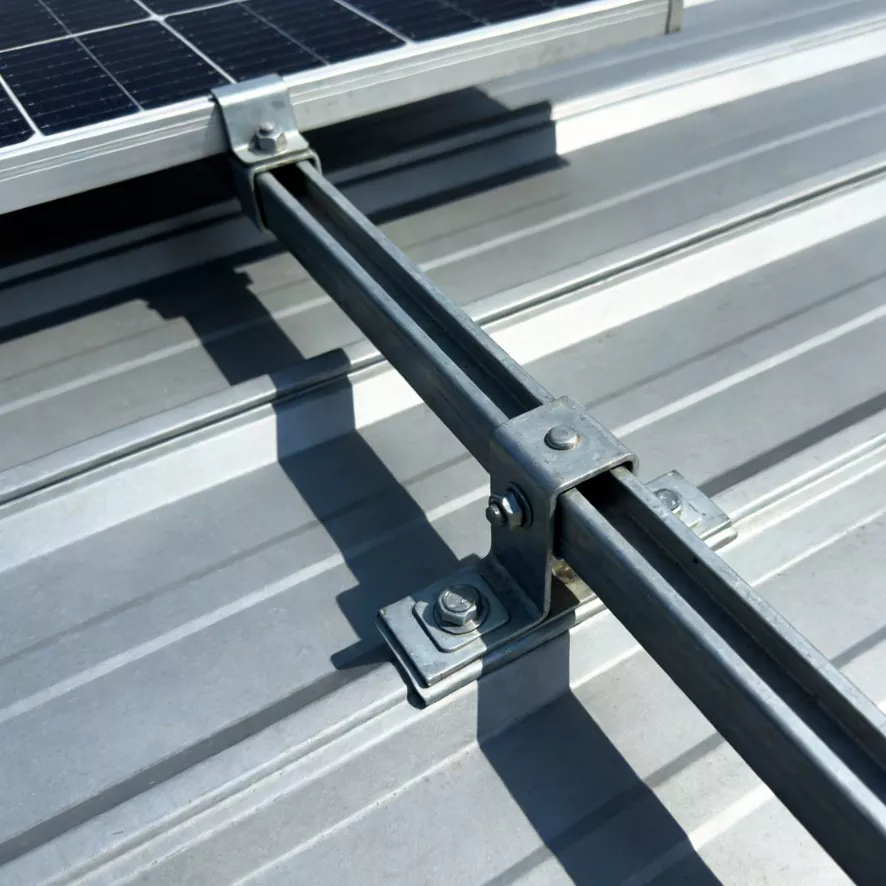 Varför är ett SOLFÄNT AV METALLTAK den bästa investeringen för långsiktiga solenergiprojekt