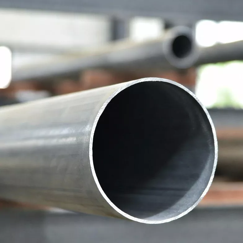 Tungvägg runt stålrör för industriella projekt